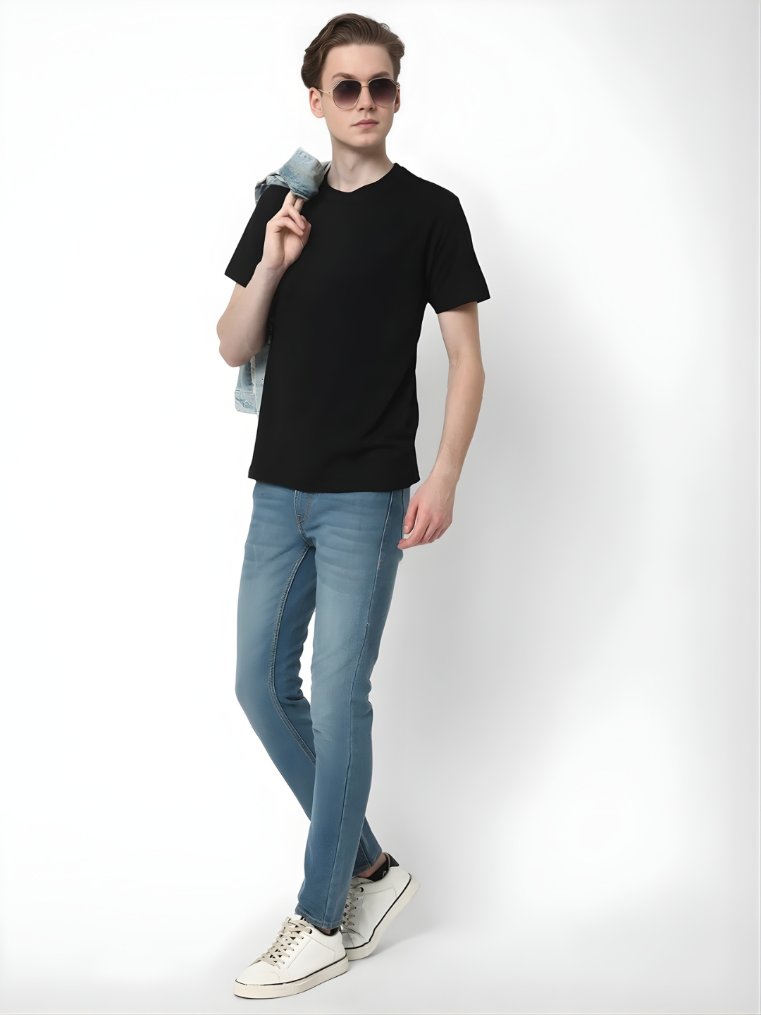 Model wearing Plain cotton tshirt Black